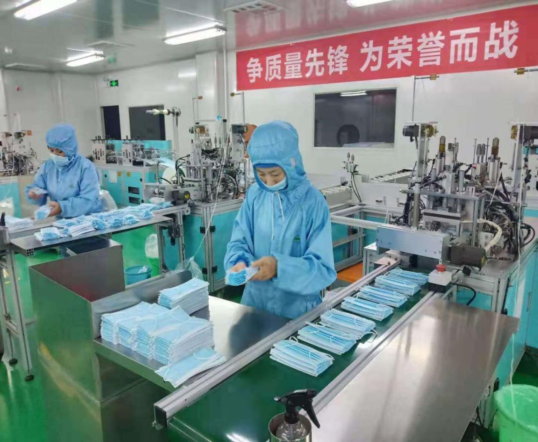為宜昌正能量點(diǎn)贊 日產(chǎn)口罩13萬只，醫(yī)護(hù)馳援一線，共筑抗疫物資長城